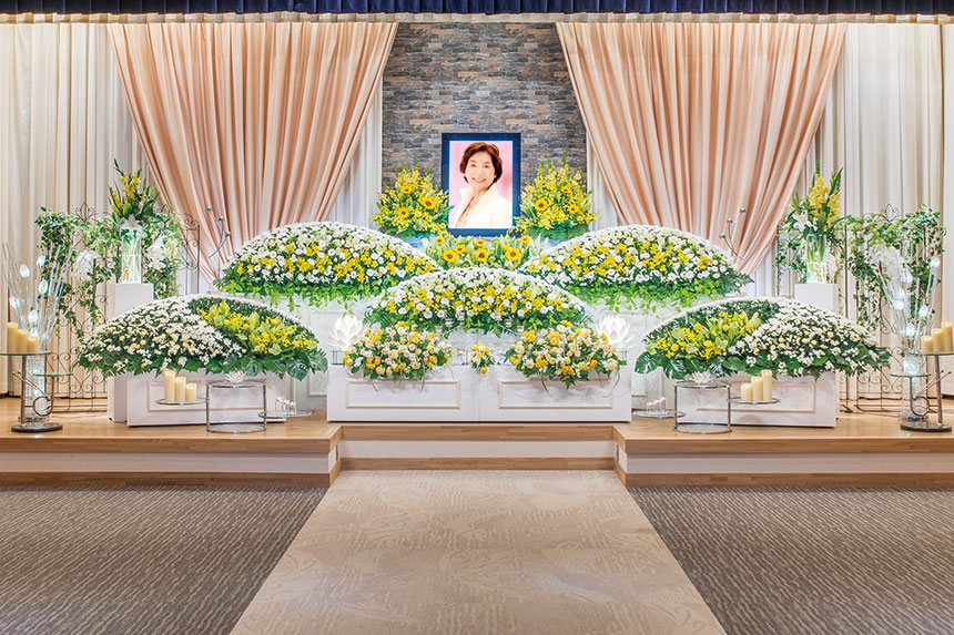 家族葬スタンダードプラン　多くの方を招いた家族葬　風花
祭壇イメージ写真