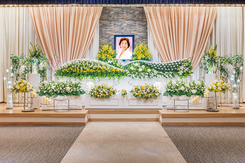 家族葬スタンダードプラン　多くの方を招いた家族葬　春蘭
祭壇イメージ写真